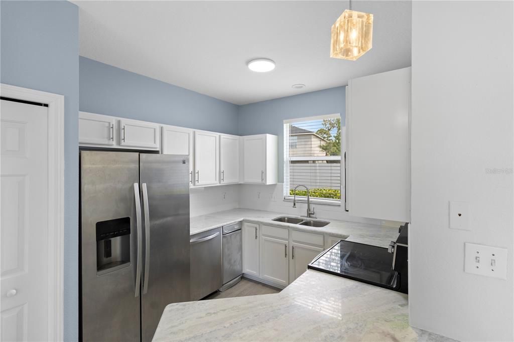 For Sale: $259,900 (2 beds, 1 baths, 1146 Square Feet)