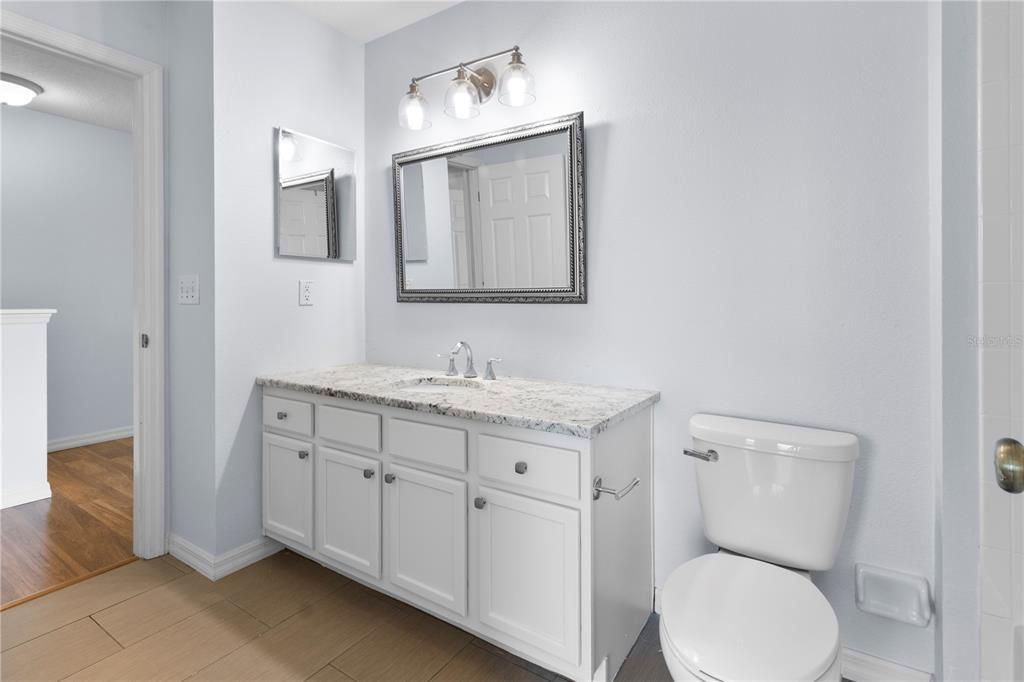 For Sale: $259,900 (2 beds, 1 baths, 1146 Square Feet)