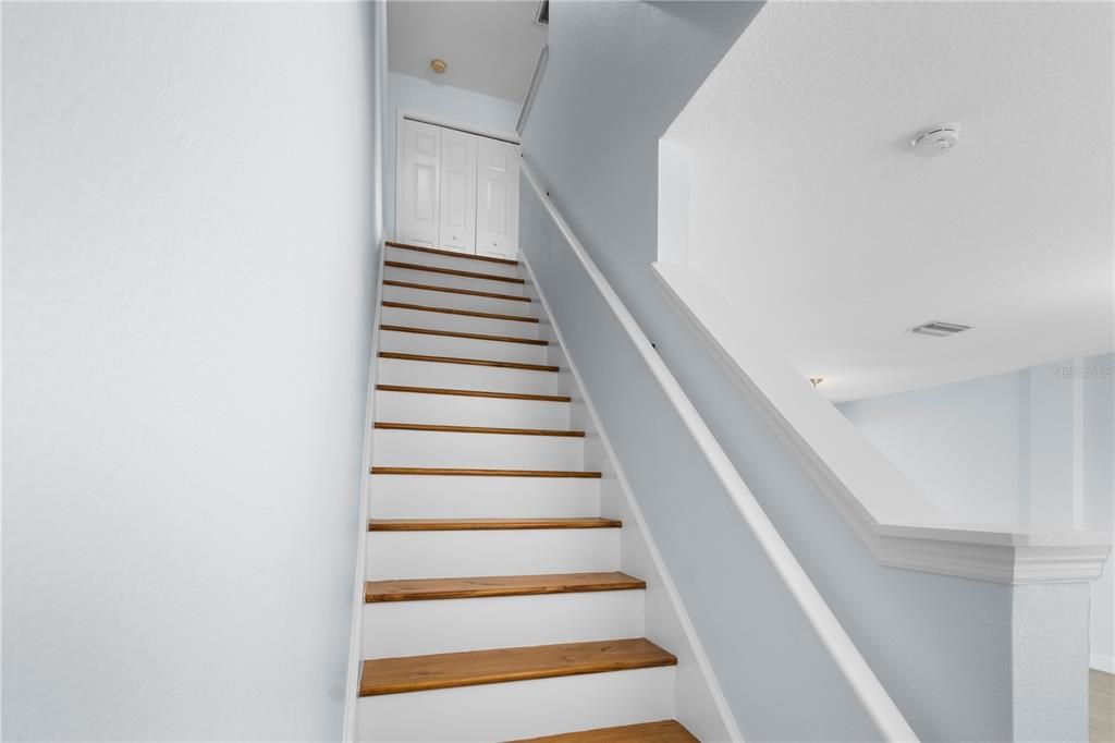 For Sale: $259,900 (2 beds, 1 baths, 1146 Square Feet)