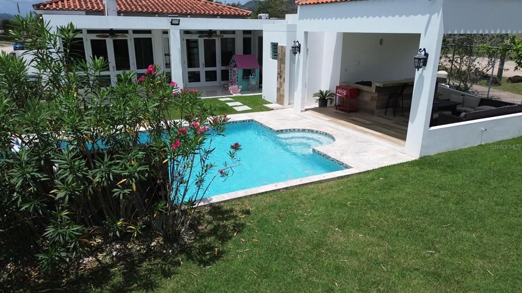 En Venta: $630,000 (4 camas, 4 baños, 2800 Pies cuadrados)