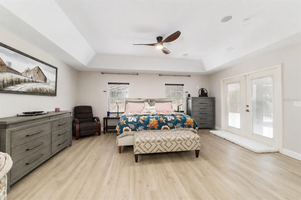 For Sale: $699,900 (3 beds, 2 baths, 2272 Square Feet)