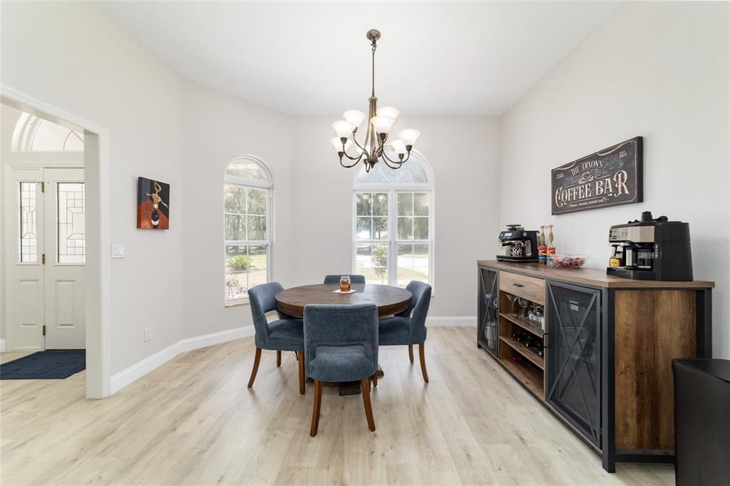 For Sale: $699,900 (3 beds, 2 baths, 2272 Square Feet)