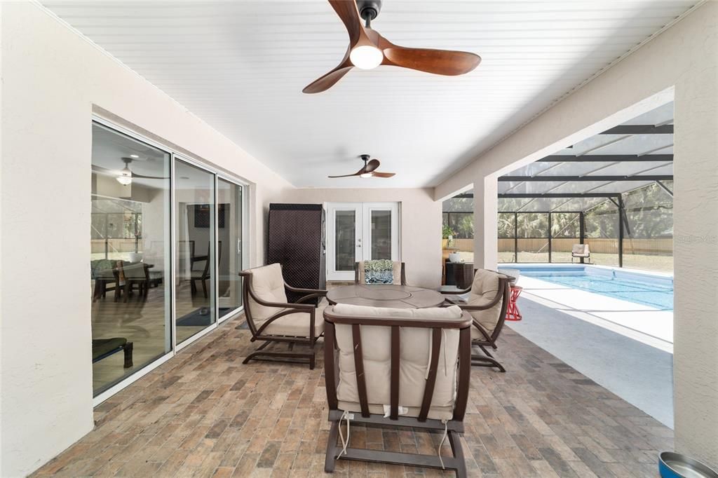 For Sale: $699,900 (3 beds, 2 baths, 2272 Square Feet)