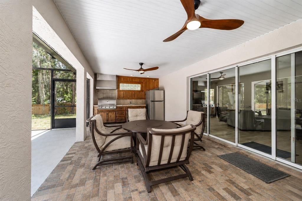 For Sale: $699,900 (3 beds, 2 baths, 2272 Square Feet)
