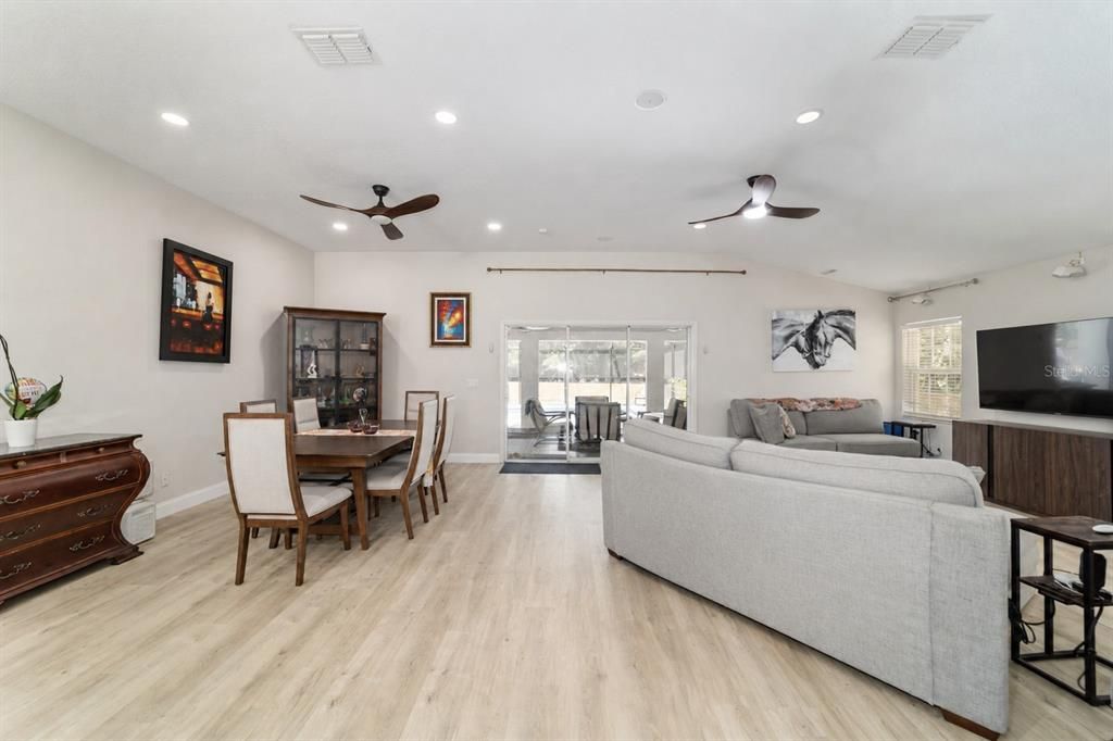 For Sale: $699,900 (3 beds, 2 baths, 2272 Square Feet)