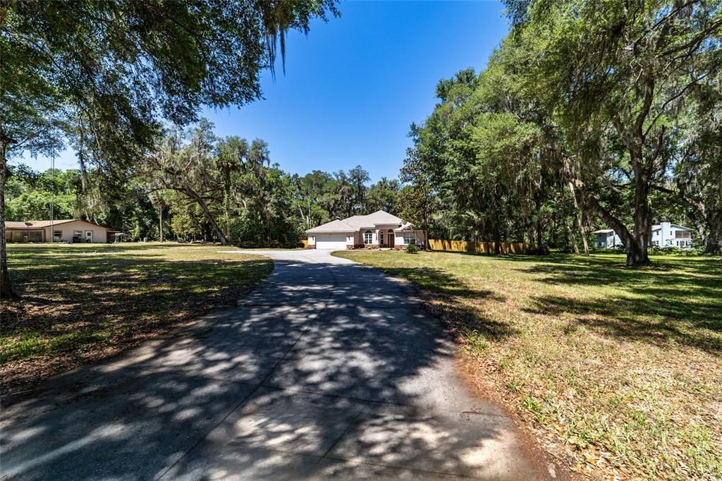 For Sale: $699,900 (3 beds, 2 baths, 2272 Square Feet)