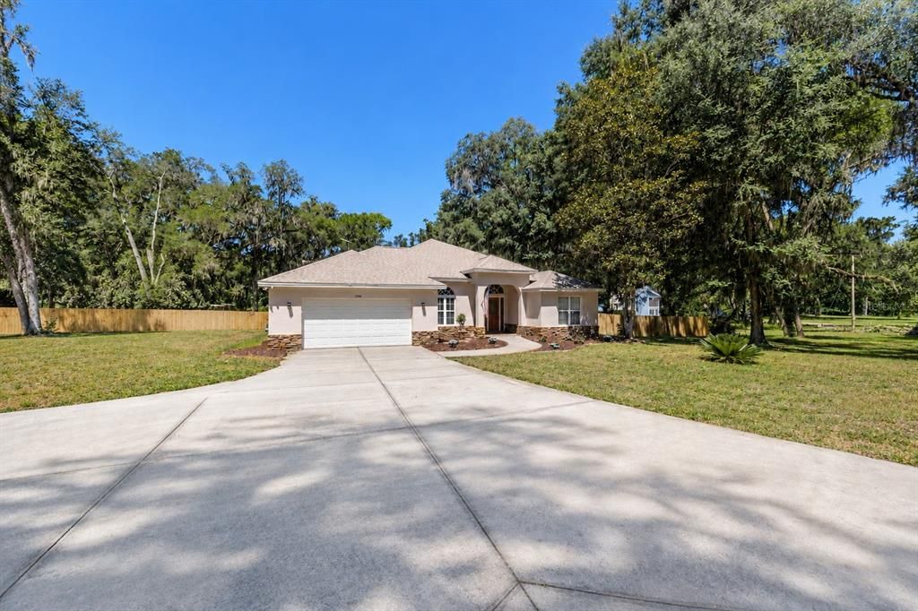 For Sale: $699,900 (3 beds, 2 baths, 2272 Square Feet)