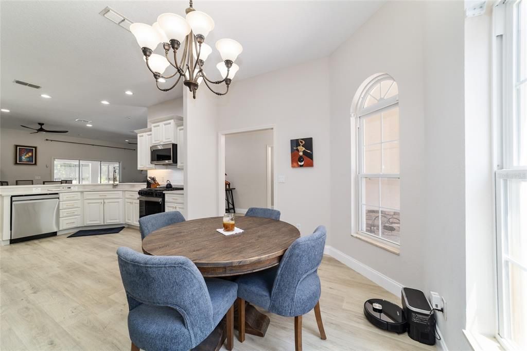 For Sale: $699,900 (3 beds, 2 baths, 2272 Square Feet)