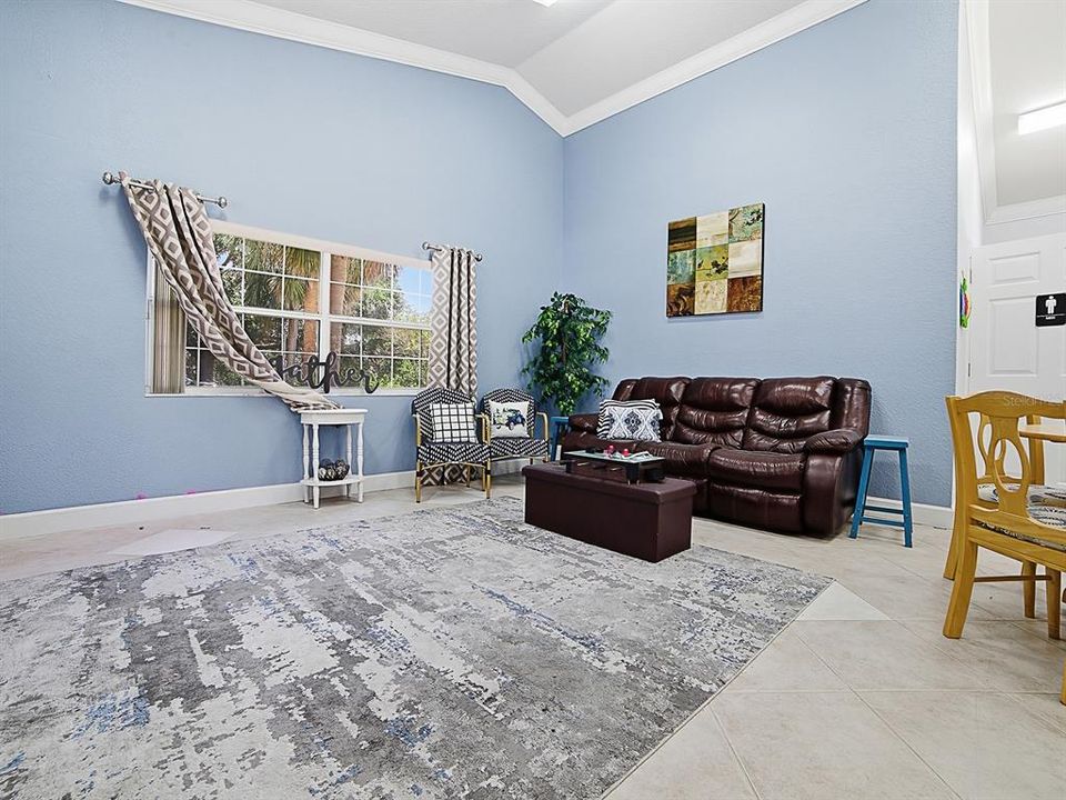 Activo con contrato: $313,000 (3 camas, 2 baños, 1486 Pies cuadrados)