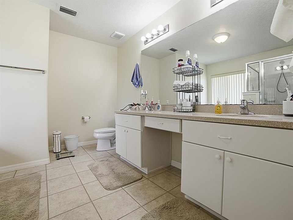 Activo con contrato: $313,000 (3 camas, 2 baños, 1486 Pies cuadrados)
