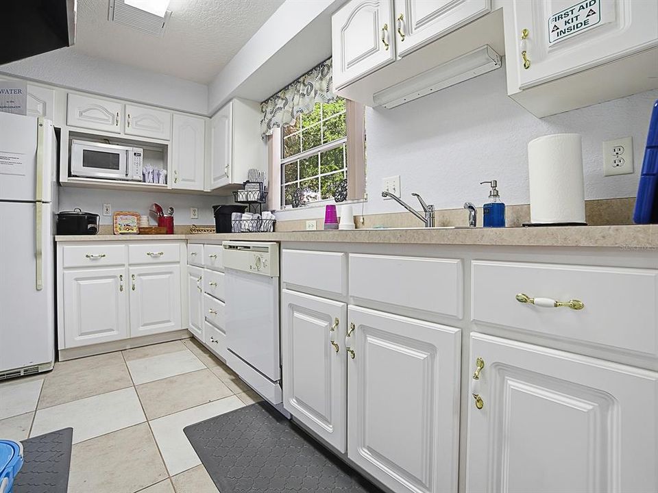 Activo con contrato: $313,000 (3 camas, 2 baños, 1486 Pies cuadrados)