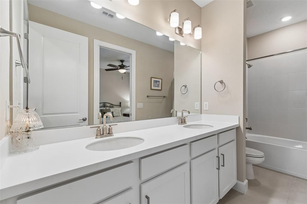 For Rent: $3,000 (3 beds, 2 baths, 1926 Square Feet)