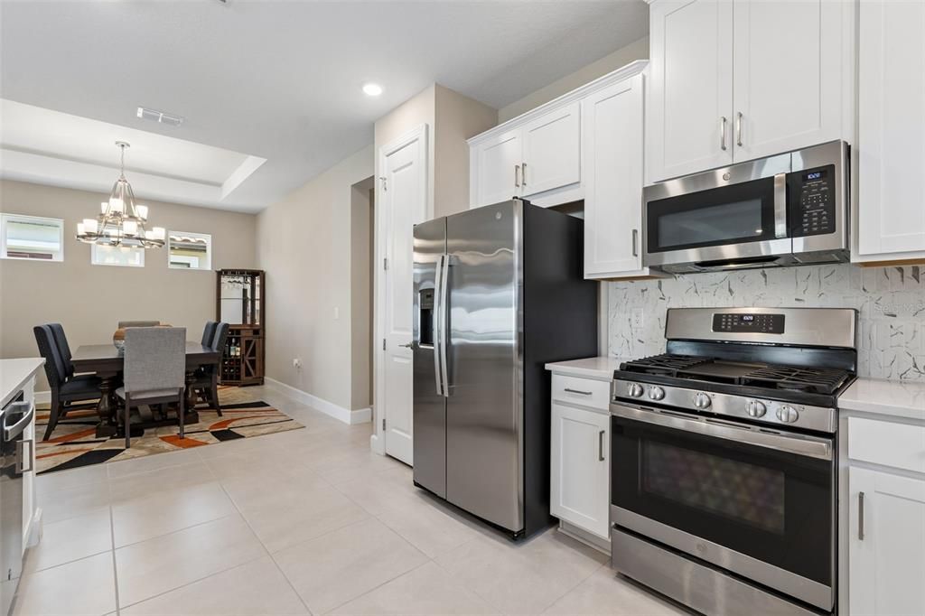 For Rent: $3,000 (3 beds, 2 baths, 1926 Square Feet)