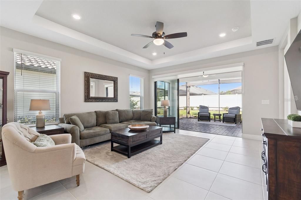 For Rent: $3,000 (3 beds, 2 baths, 1926 Square Feet)