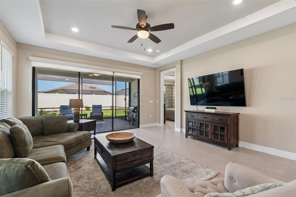 For Rent: $3,000 (3 beds, 2 baths, 1926 Square Feet)
