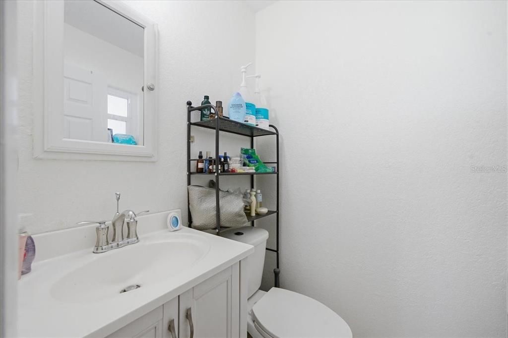 For Sale: $256,000 (2 beds, 2 baths, 943 Square Feet)