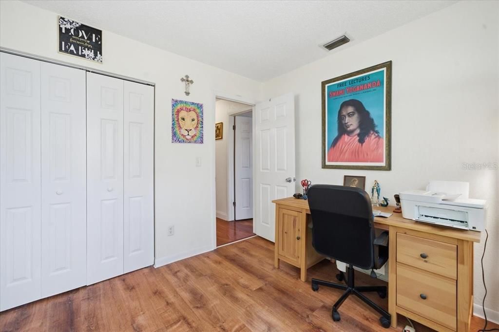 For Sale: $256,000 (2 beds, 2 baths, 943 Square Feet)