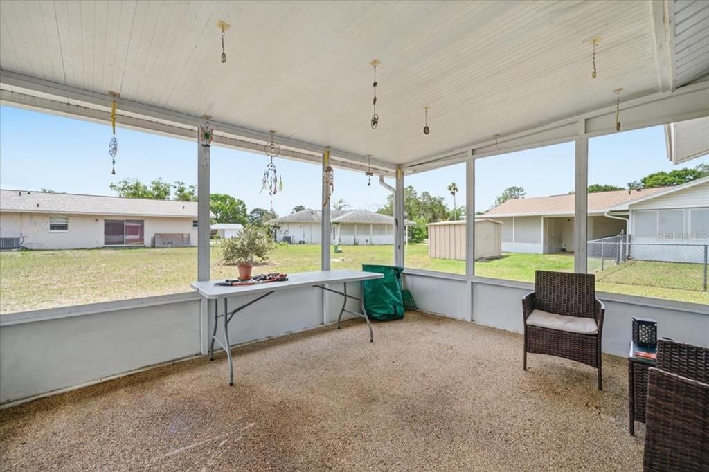 For Sale: $256,000 (2 beds, 2 baths, 943 Square Feet)