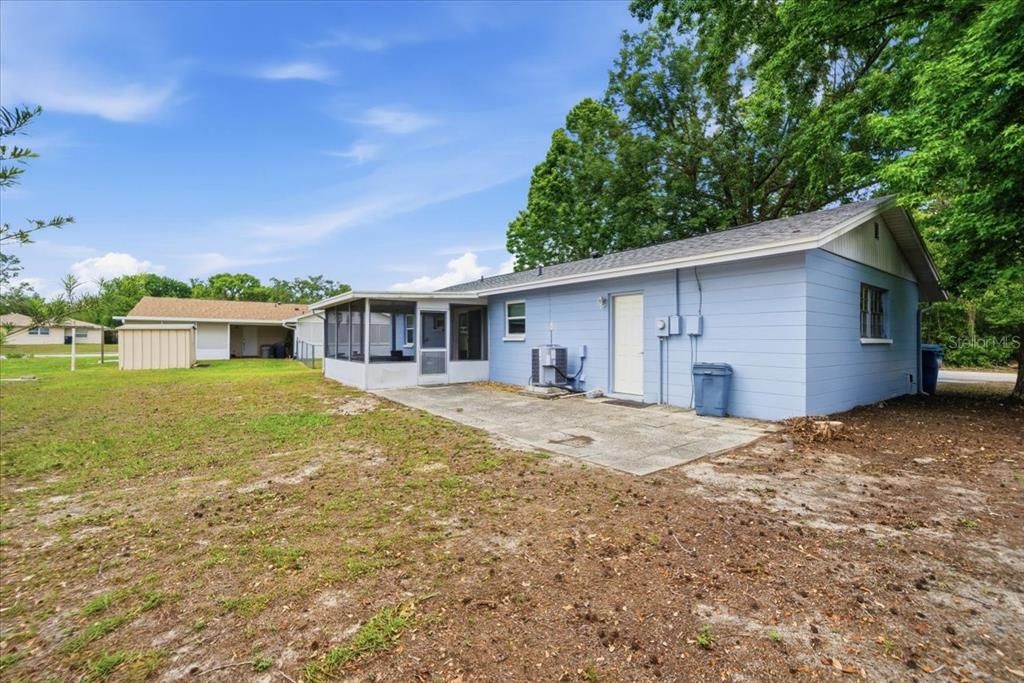 For Sale: $256,000 (2 beds, 2 baths, 943 Square Feet)