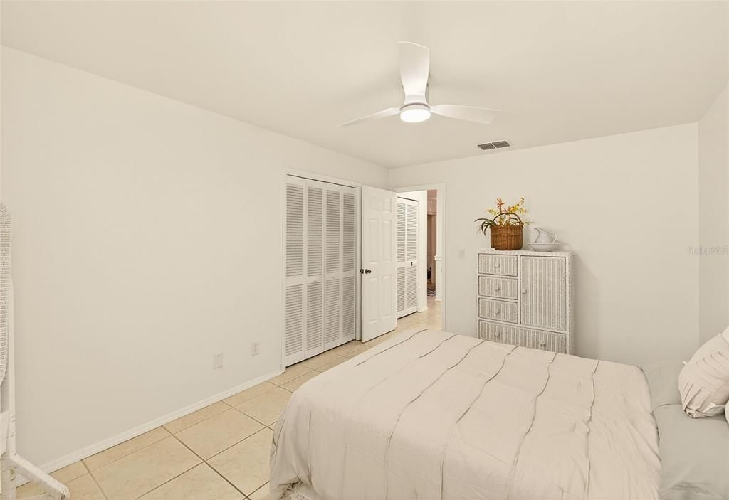 Activo con contrato: $550,000 (3 camas, 3 baños, 1665 Pies cuadrados)