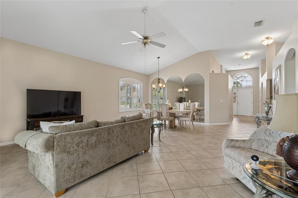 For Sale: $399,000 (3 beds, 2 baths, 1820 Square Feet)