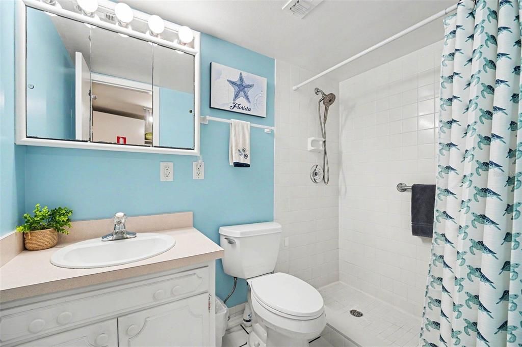 For Sale: $499,000 (3 beds, 2 baths, 1240 Square Feet)