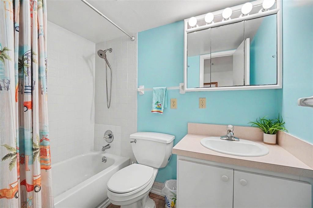 For Sale: $499,000 (3 beds, 2 baths, 1240 Square Feet)