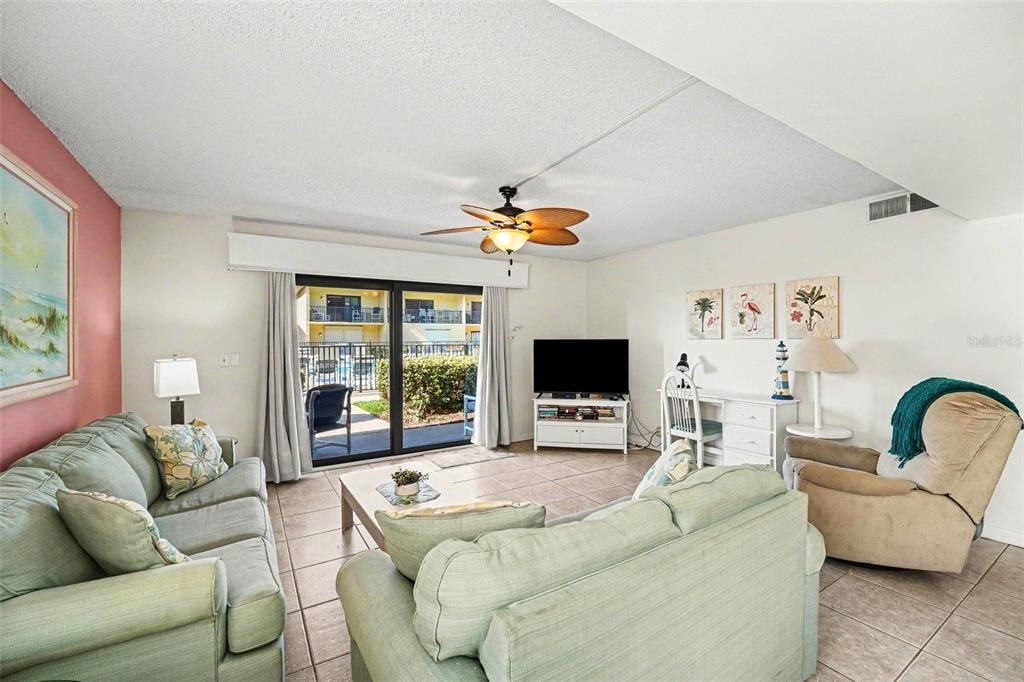 For Sale: $499,000 (3 beds, 2 baths, 1240 Square Feet)