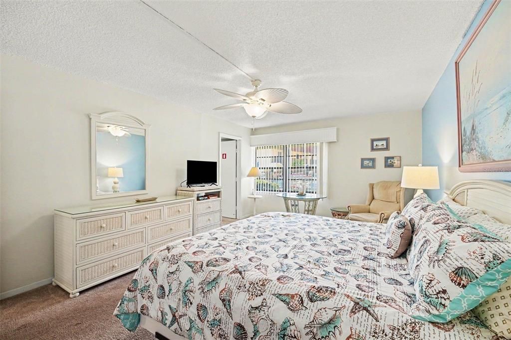 For Sale: $499,000 (3 beds, 2 baths, 1240 Square Feet)
