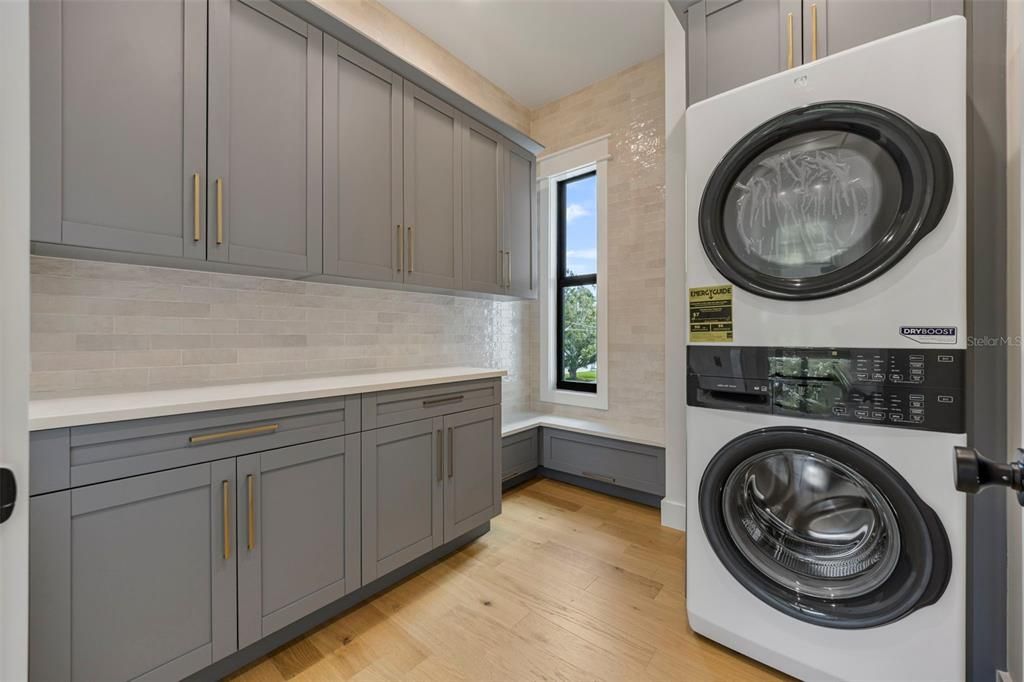 For Sale: $2,790,000 (5 beds, 5 baths, 5096 Square Feet)