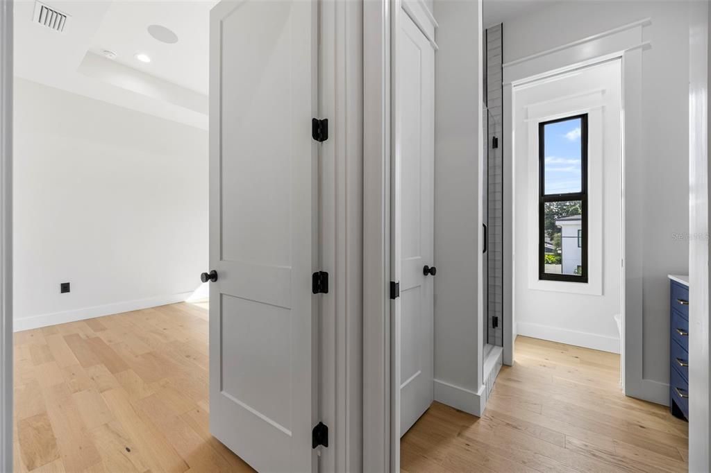 For Sale: $2,790,000 (5 beds, 5 baths, 5096 Square Feet)