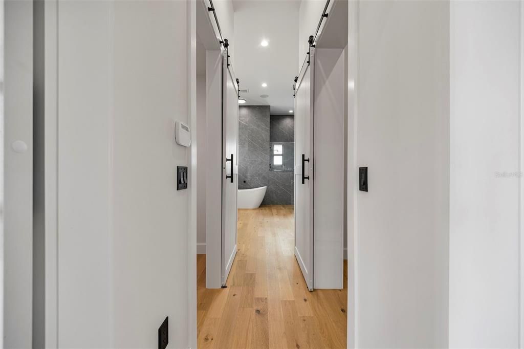 For Sale: $2,790,000 (5 beds, 5 baths, 5096 Square Feet)