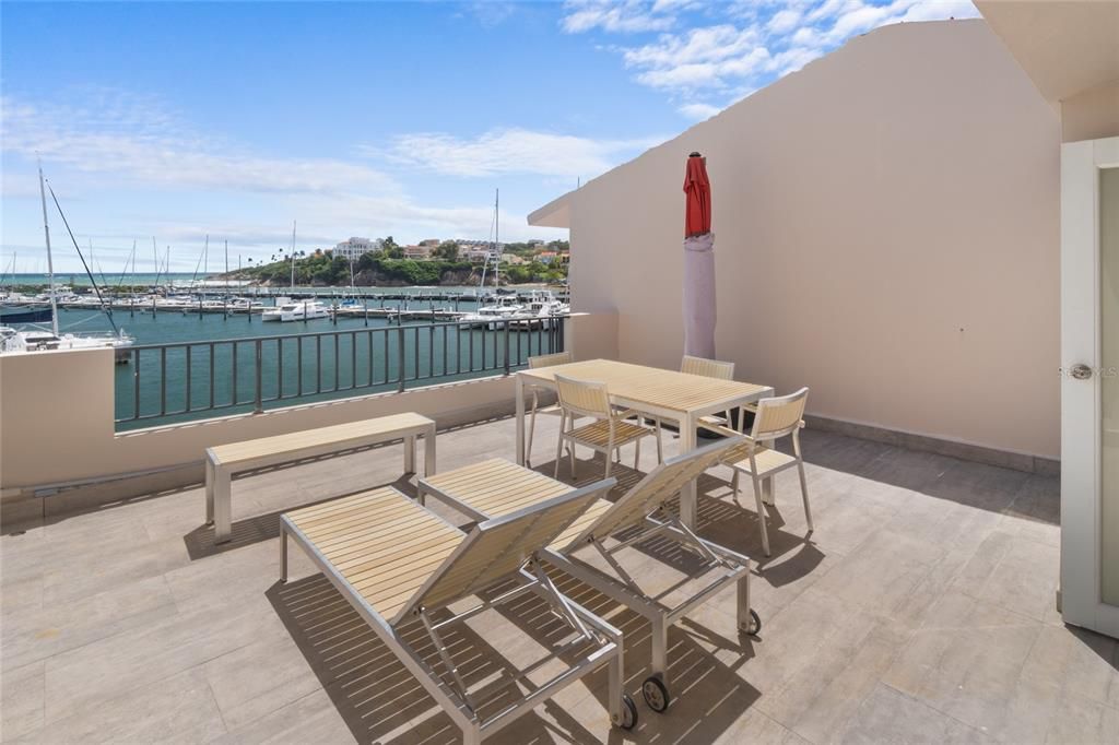 En Venta: $1,345,000 (3 camas, 3 baños, 1691 Pies cuadrados)