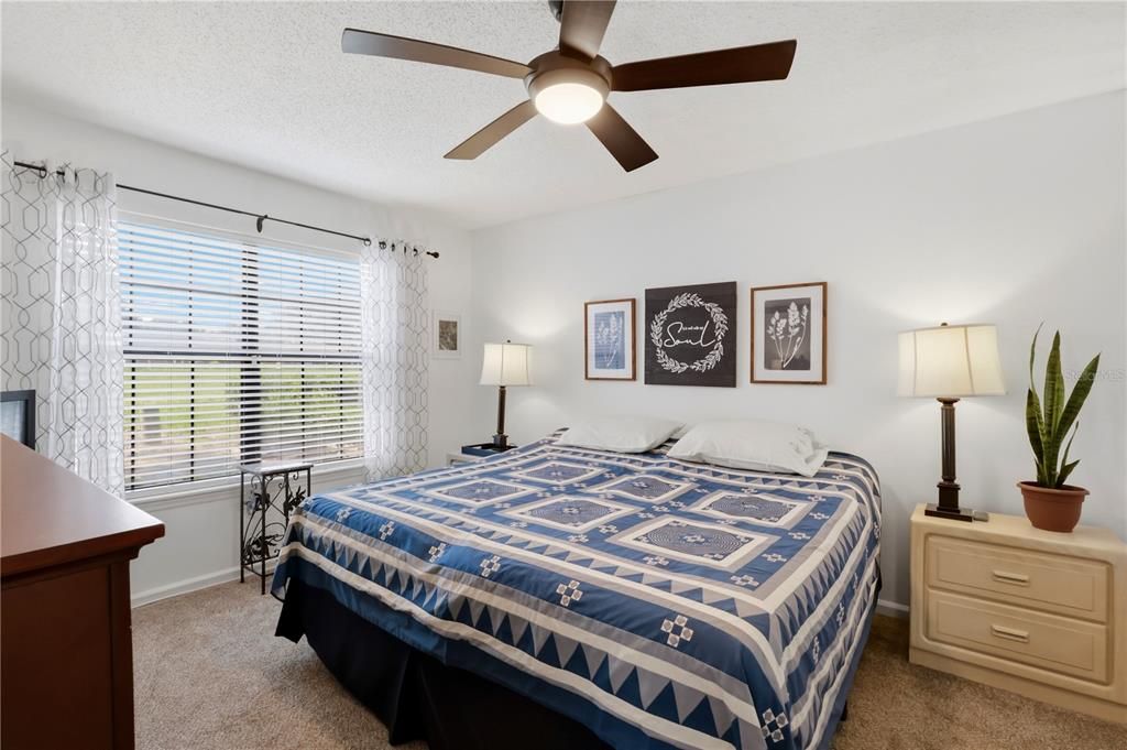 Activo con contrato: $199,999 (3 camas, 2 baños, 1564 Pies cuadrados)
