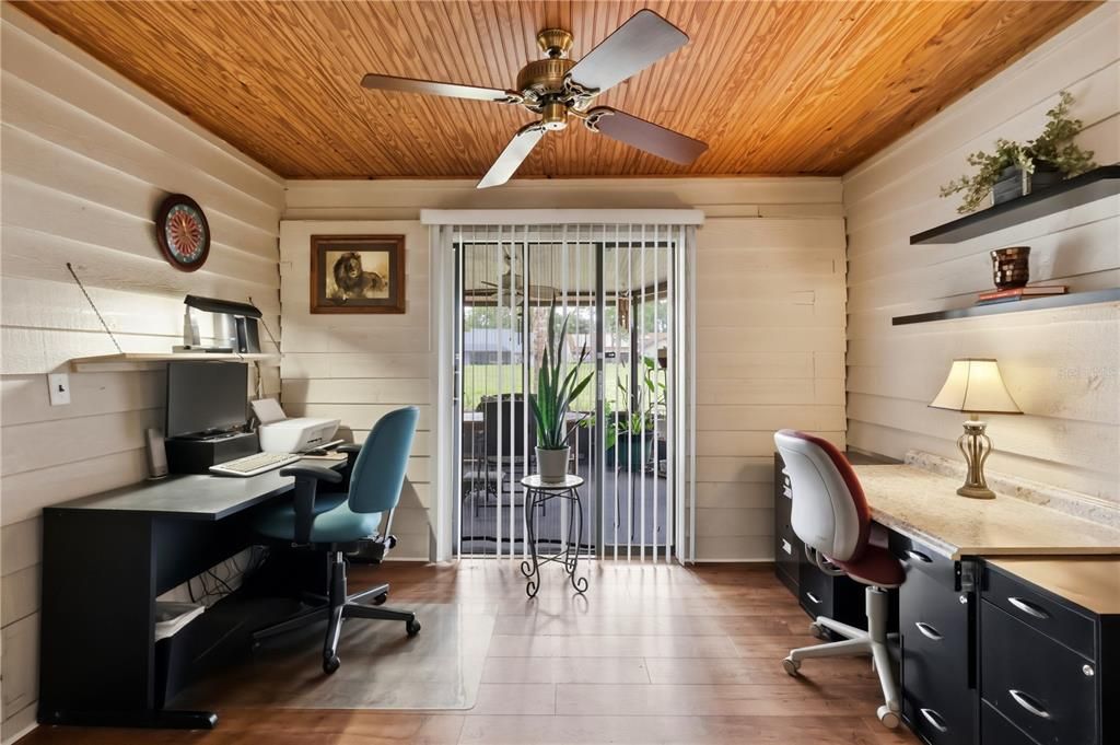 Activo con contrato: $199,999 (3 camas, 2 baños, 1564 Pies cuadrados)