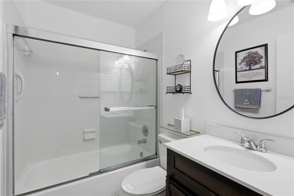 Activo con contrato: $199,999 (3 camas, 2 baños, 1564 Pies cuadrados)