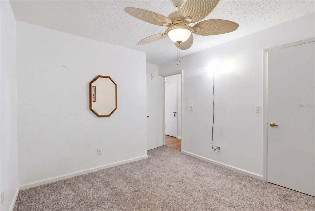 Activo con contrato: $199,999 (3 camas, 2 baños, 1564 Pies cuadrados)