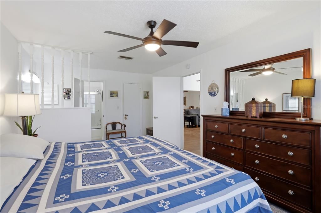 Activo con contrato: $199,999 (3 camas, 2 baños, 1564 Pies cuadrados)