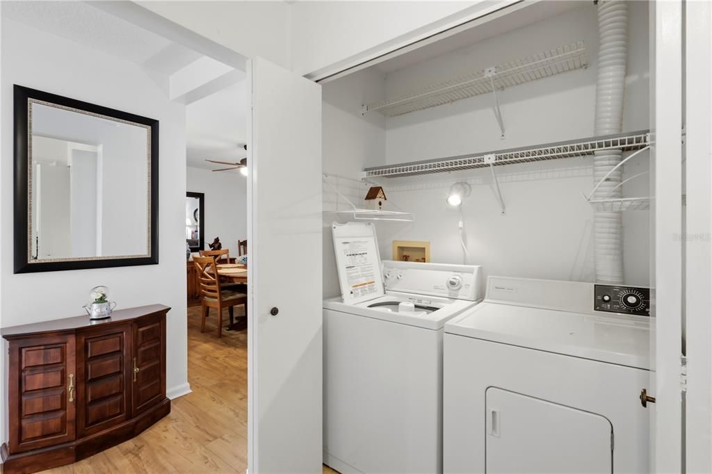 Activo con contrato: $199,999 (3 camas, 2 baños, 1564 Pies cuadrados)