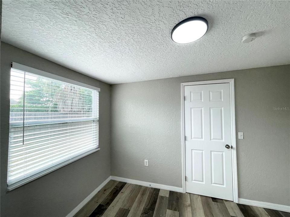 В аренду: $1,950 (3 спален, 2 ванн, 1306 Квадратных фут)