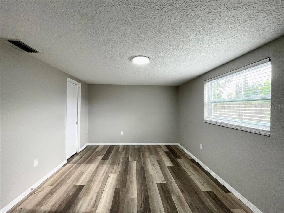 В аренду: $1,950 (3 спален, 2 ванн, 1306 Квадратных фут)