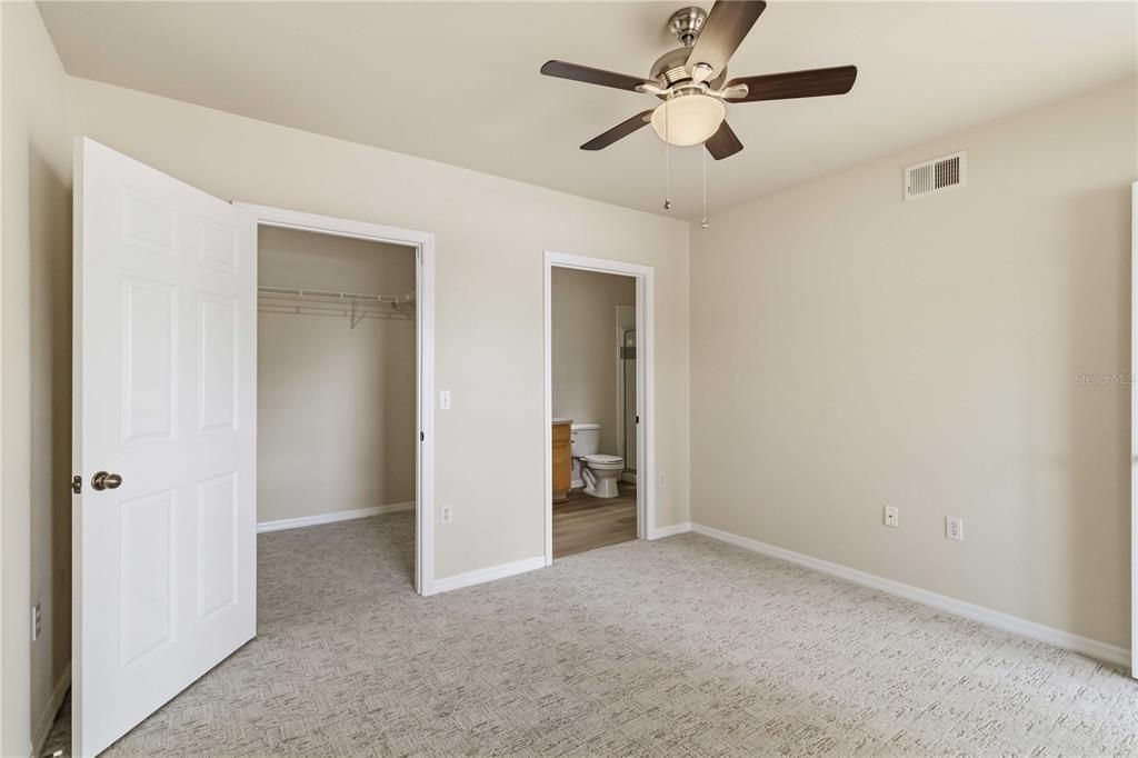 В аренду: $1,795 (2 спален, 2 ванн, 1058 Квадратных фут)