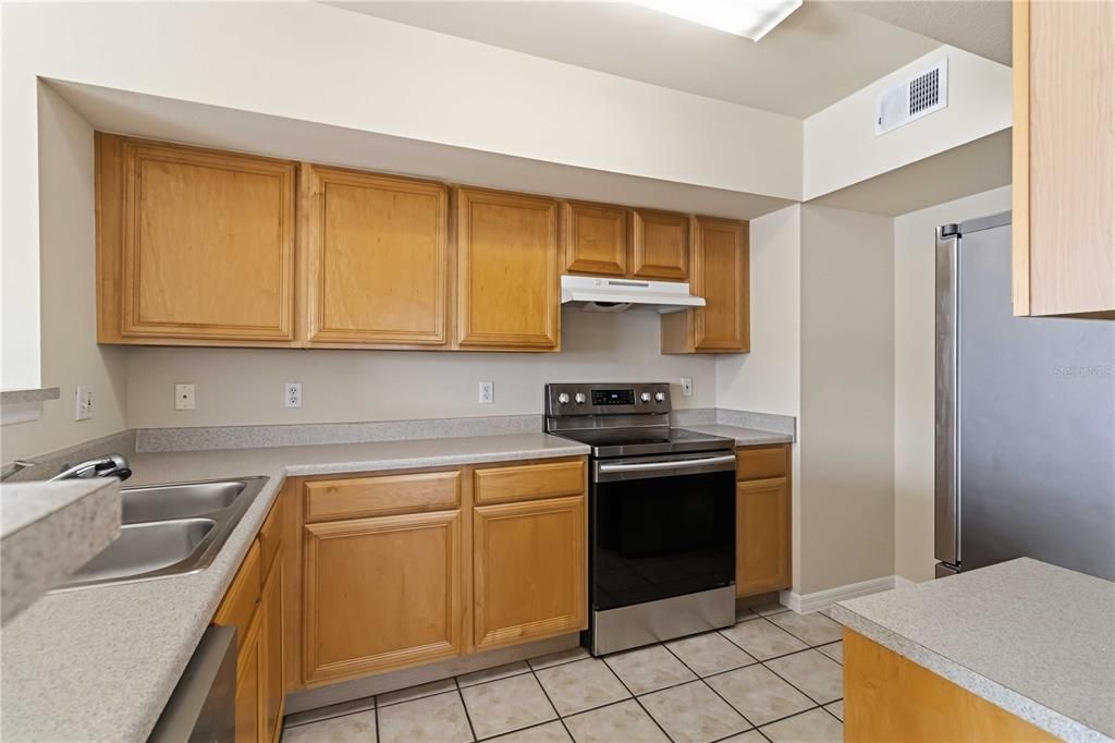 В аренду: $1,795 (2 спален, 2 ванн, 1058 Квадратных фут)