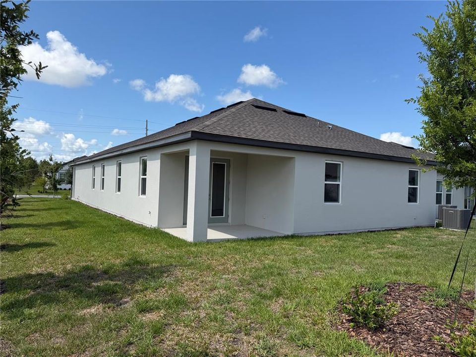 Active With Contract: $2,400 (3 beds, 2 baths, 2226 Square Feet)