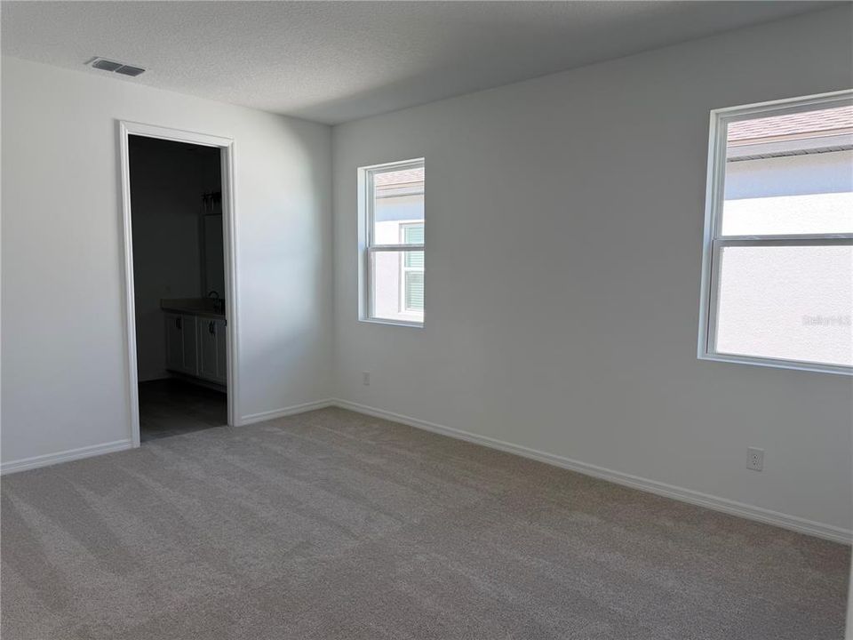 Active With Contract: $2,400 (3 beds, 2 baths, 2226 Square Feet)