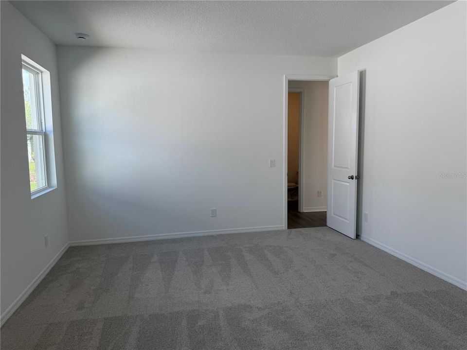 Active With Contract: $2,400 (3 beds, 2 baths, 2226 Square Feet)