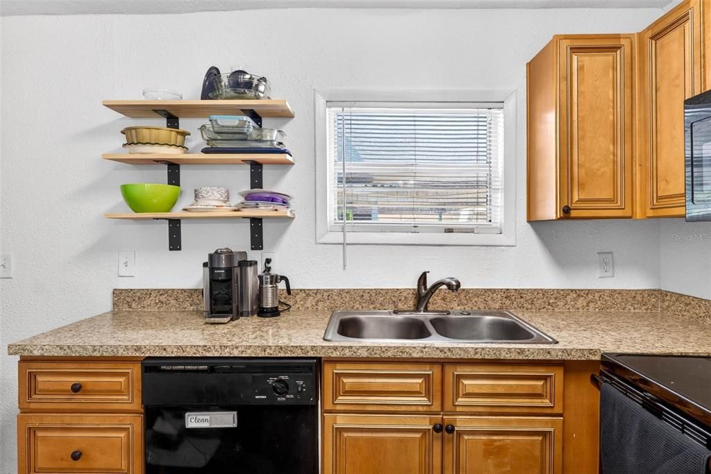For Sale: $355,000 (3 beds, 2 baths, 1300 Square Feet)