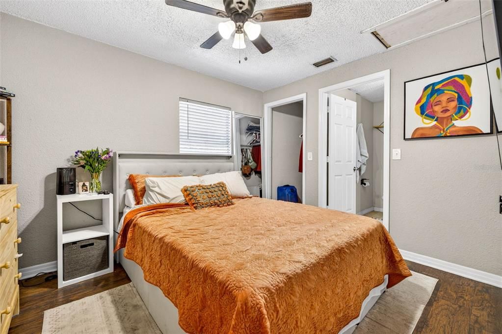 For Sale: $355,000 (3 beds, 2 baths, 1300 Square Feet)