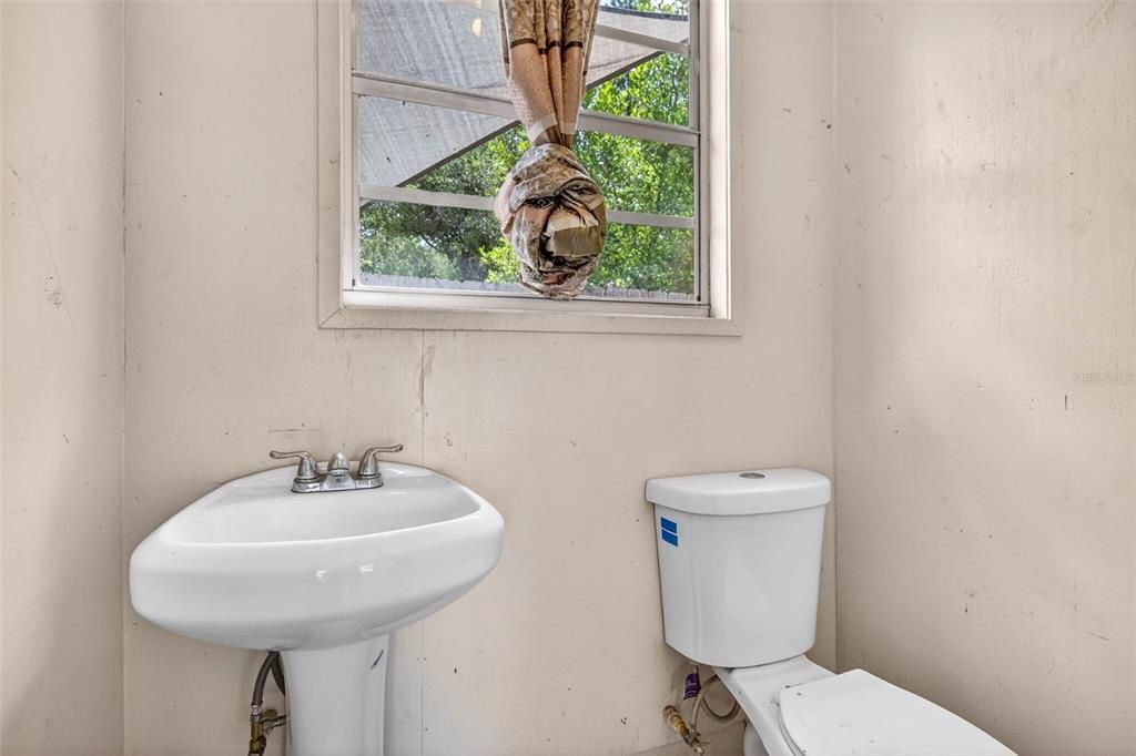 For Sale: $355,000 (3 beds, 2 baths, 1300 Square Feet)