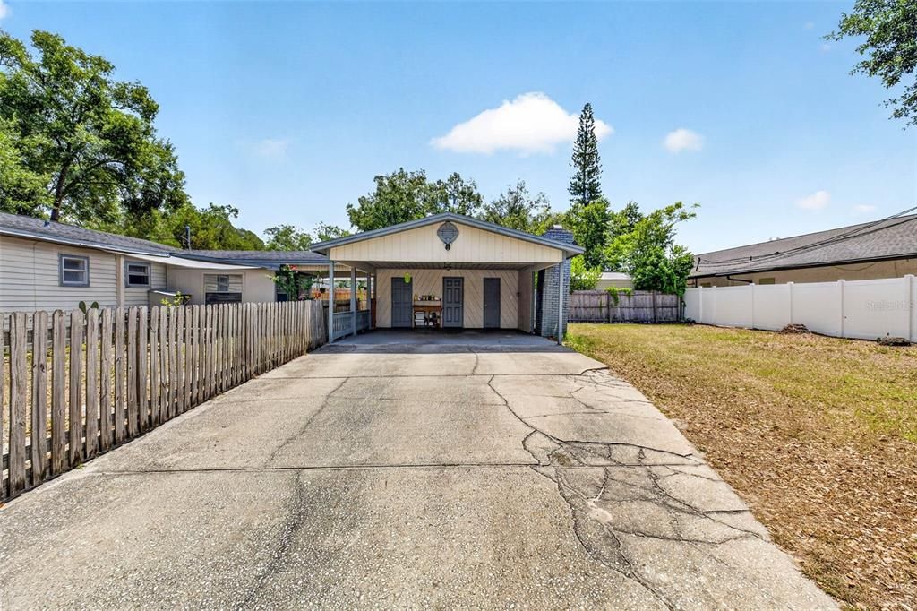 For Sale: $355,000 (3 beds, 2 baths, 1300 Square Feet)